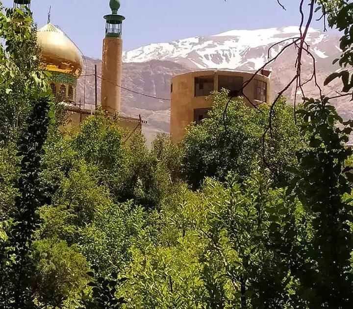 سمیرم شهر هزار چشمه /عروس زاگرس در ارتقاع ۳۵ متری خودنمایی می‌کند